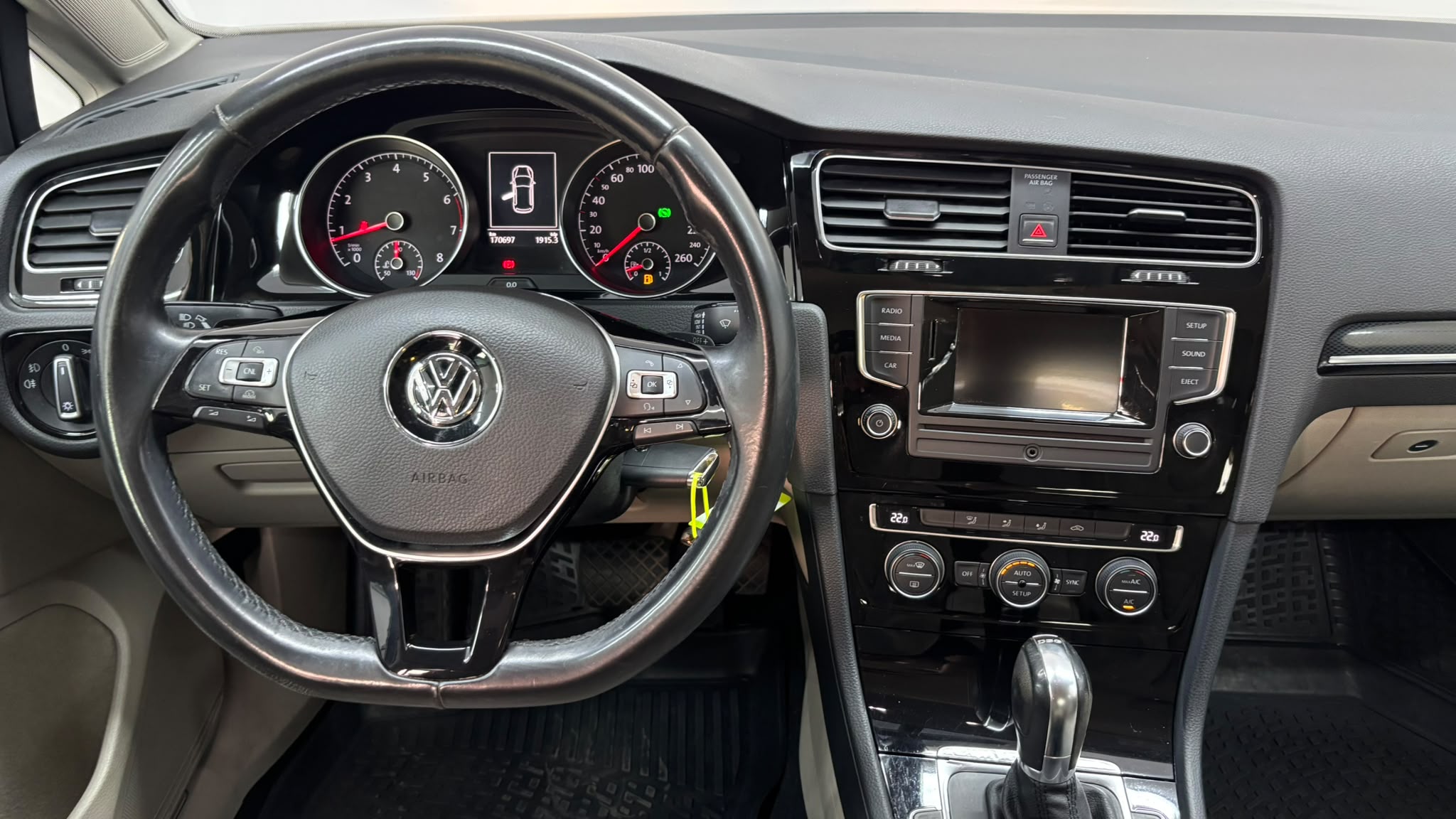 VOLKSWAGEN GOLF 19